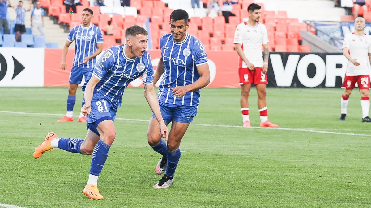 El pibe Andino celebró en el Malvinas (Cristian Lozano).