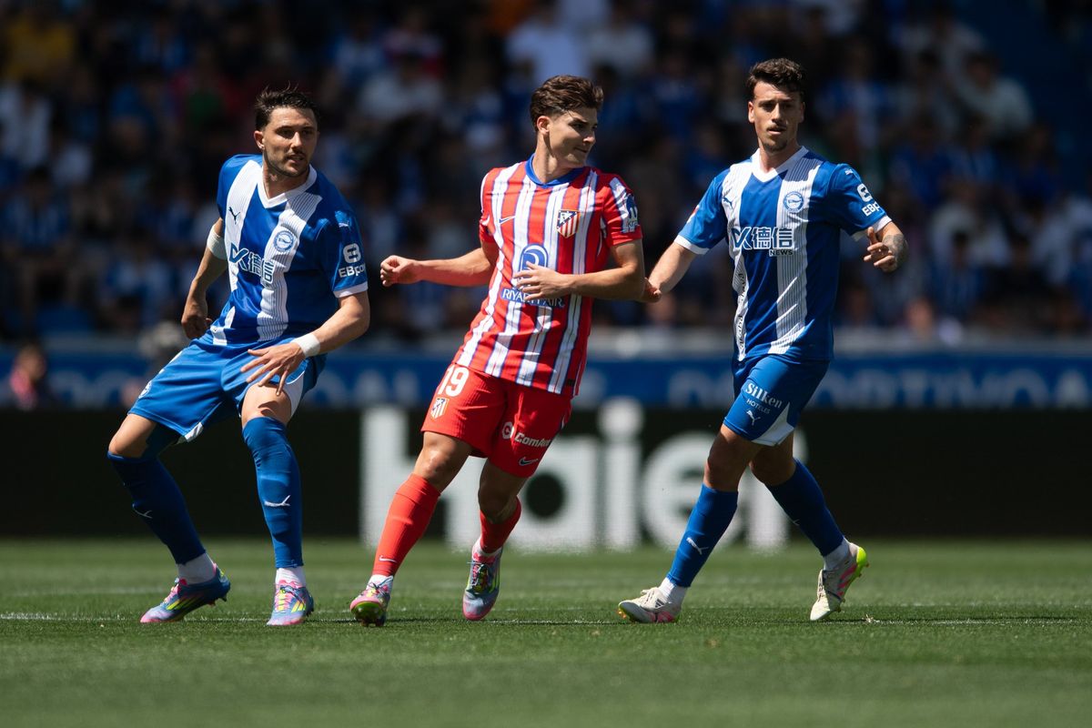 Juli&aacute;n &Aacute;lvarez fue expulsado en el Atl&eacute;tico de Madrid ante el Alav&eacute;s.