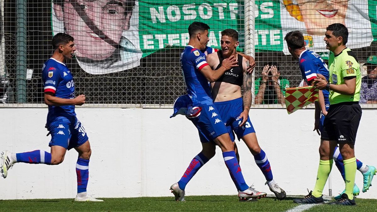 Unión venció a Sarmiento en un partido repleto de goles