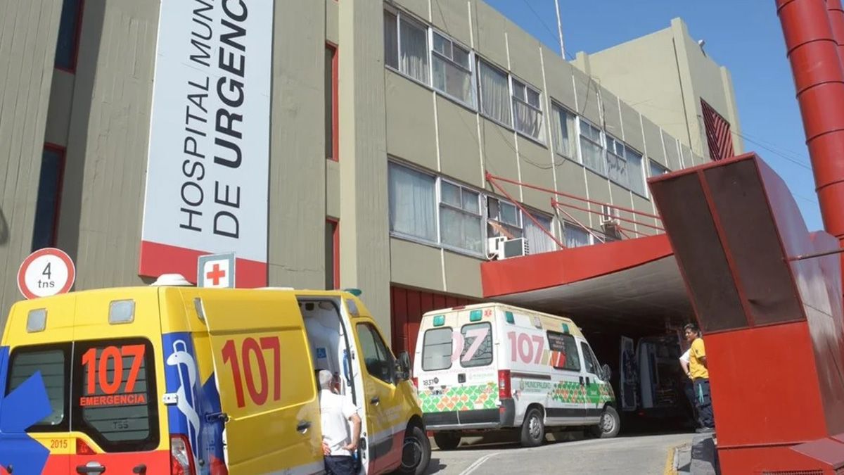 La joven de 23 años fue trasladada al Hospital Municipal de Córdoba tras caer del sexto piso, pero murió a las pocas horas