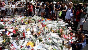 Francia hizo un minuto de silencio en memoria de las víctimas de Niza