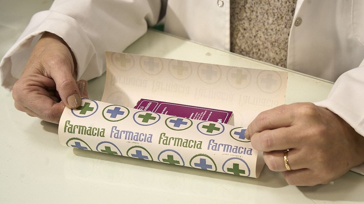 Mendoza le compra a droguería Suizo Argentina el 2% de los medicamentos. Mendoza le compra a droguería Suizo Argentina el 2% de los medicamentos.