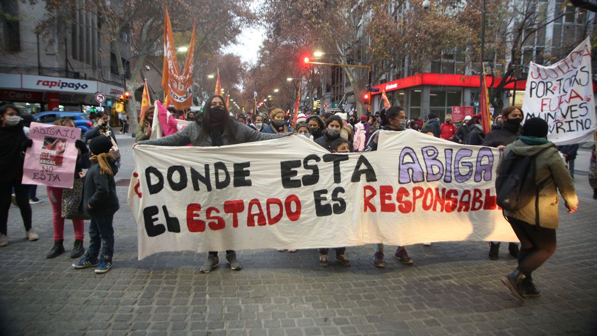 Verónica y su familia no dejaron de reclamarle al Estado por Abigail Carniel.