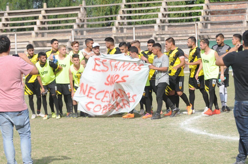 ¡Necesitan cobrar! Le ganaron al puntero a pesar de que no tienen un peso