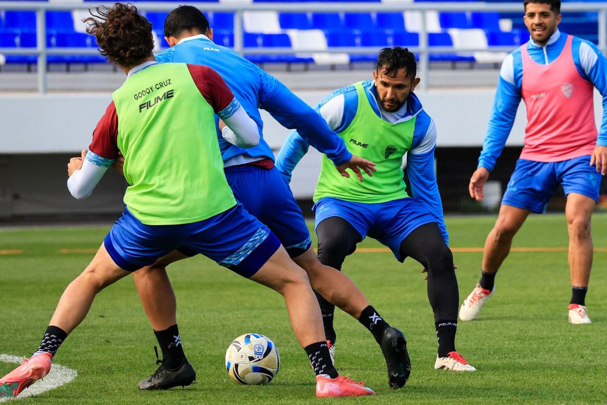 Godoy Cruz entrenó en el Feliciano Gambarte.