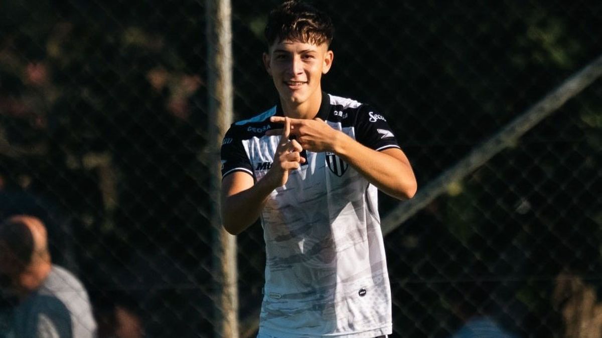 Lucas Orellana marcó el gol del Lobo en la derrota ante San Lorenzo.
