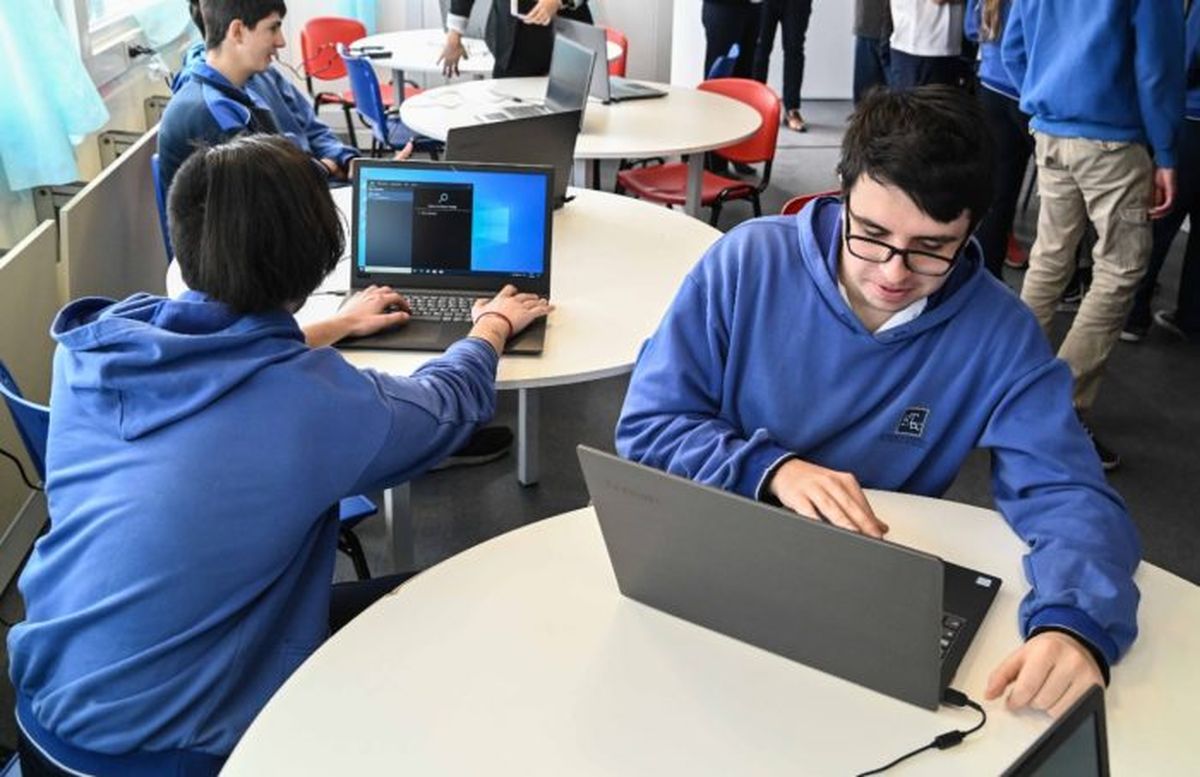 La DGE pone el foco en los conocimientos digitales y en el aprendizaje de inglés, sobre todo en el nivel secundario. La DGE pone el foco en los conocimientos digitales y en el aprendizaje de inglés, sobre todo en el nivel secundario.