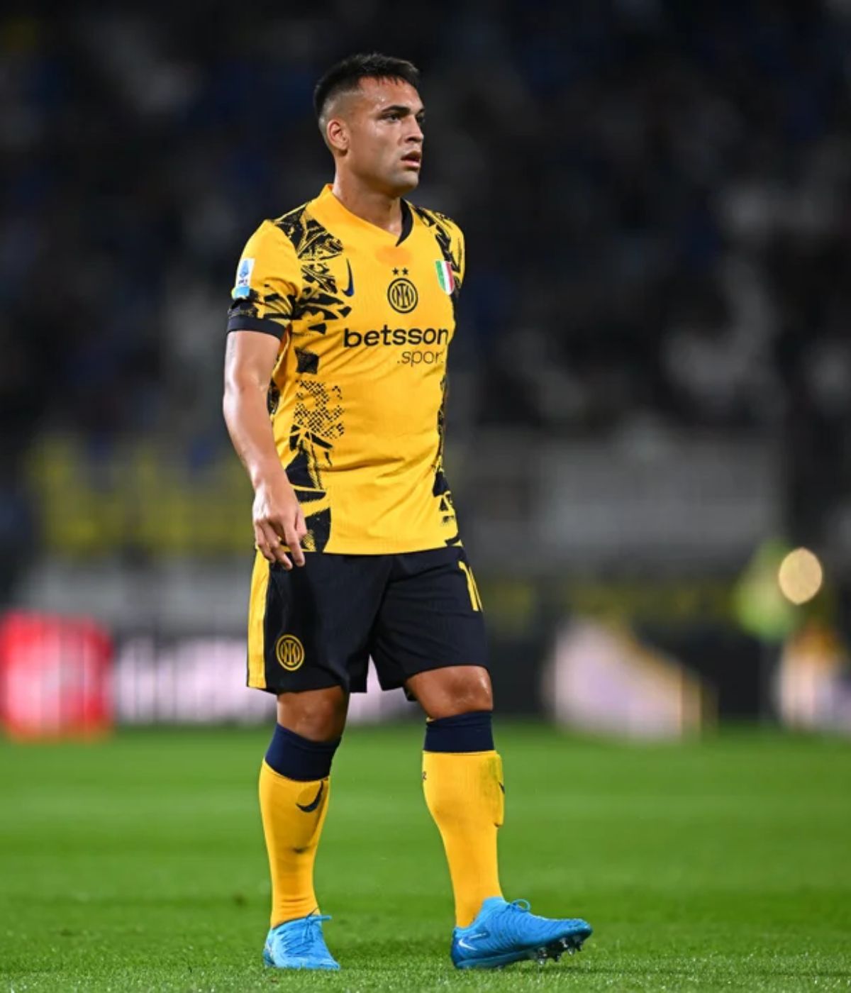 Lautaro Martínez no estuvo ajeno al flojo rendimiento del Milan en su visita a Monza y fue reemplazado apenas iniciado el complemento. Lautaro Martínez no estuvo ajeno al flojo rendimiento del Milan en su visita a Monza y fue reemplazado apenas iniciado el complemento.