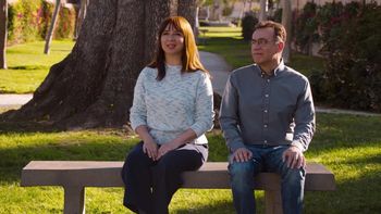 Está en Prime Video, tiene 8 episodios y es una serie escrita por ganadores de un Emmy