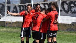 Gimnasia venció a Eva Perón y se metió en los cuartos de final