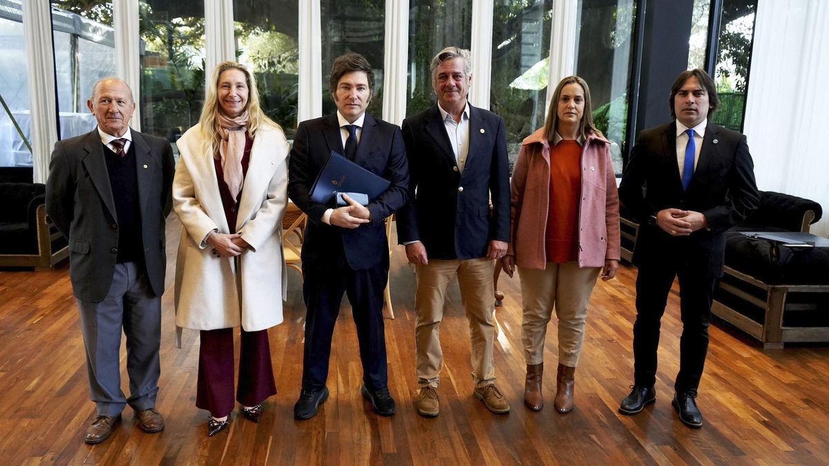 Javier y Karina Milei con los dirigentes del campo.