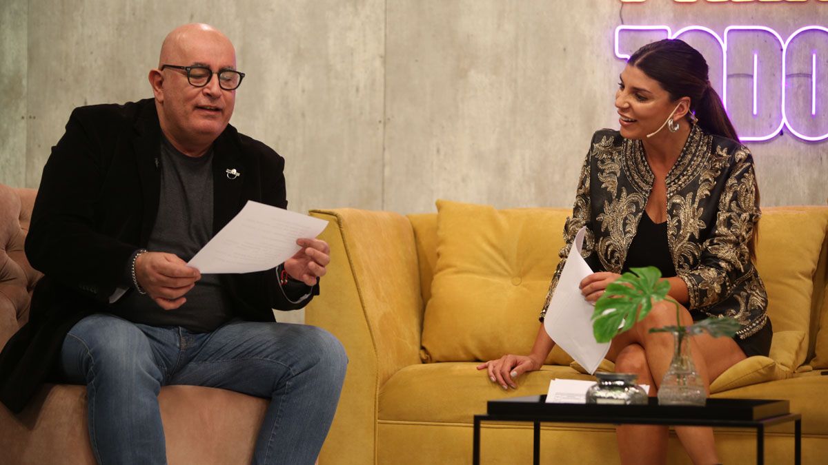 Aunque le costó más imitar el acento cuyano, también fue desopilante la lectura de Ricardo Montacuto de una noticia en modo