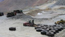 enterraron mas de 20.000 neumaticos en el desierto y casi dos decadas despues hacen un negocio con ello