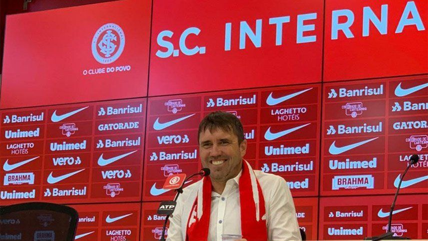 El Chacho Coudet fue presentado en el Inter de Porto Alegre