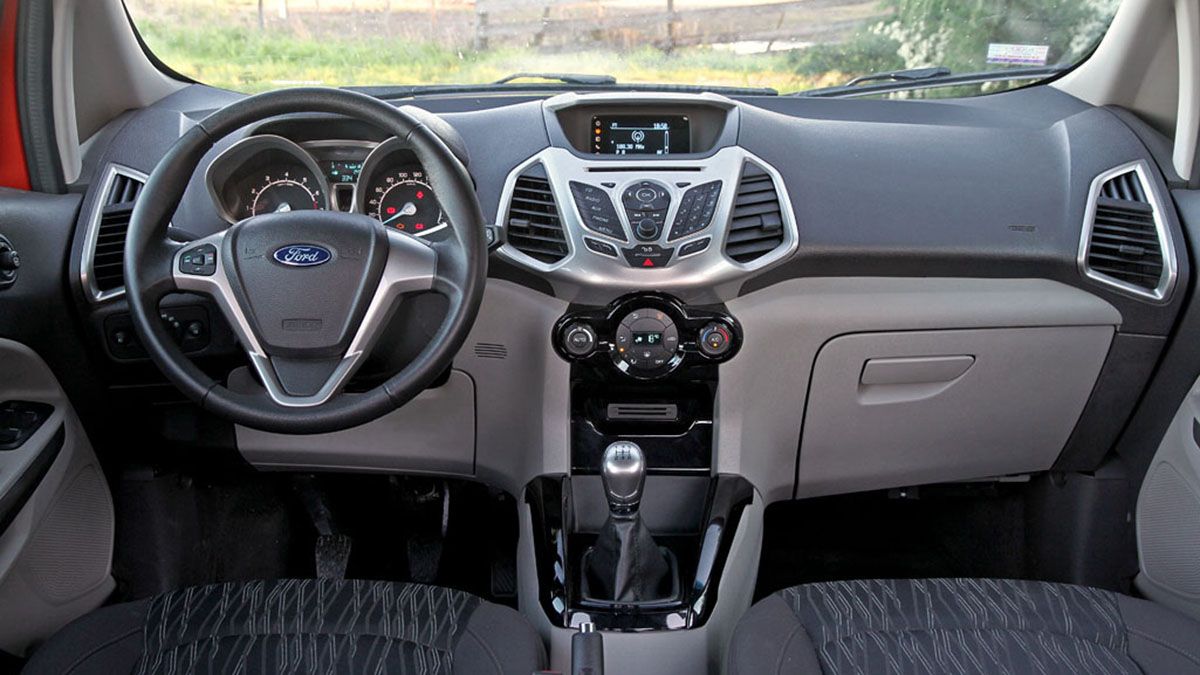 Tablero de una Ford Ecosport modelo 2016.