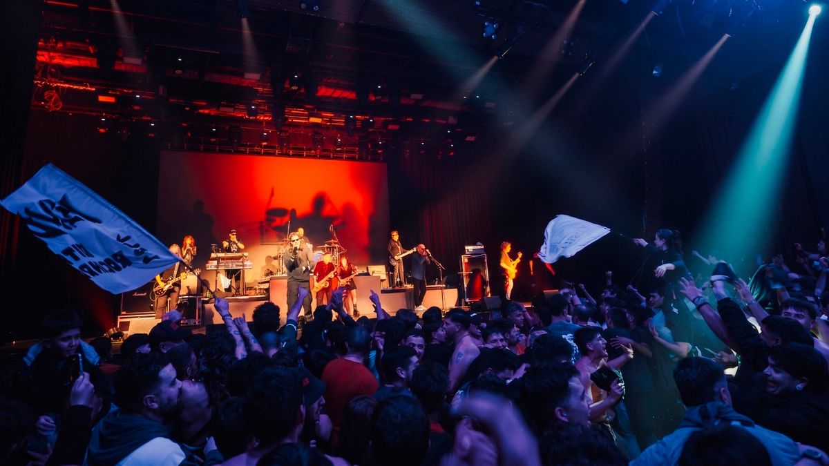 Fiesta ricotera en el Bustelo. La Kermesse vovlió a Mendoza y dio un tremendo show cargado de emociones.Fotos: @tumaagencia.