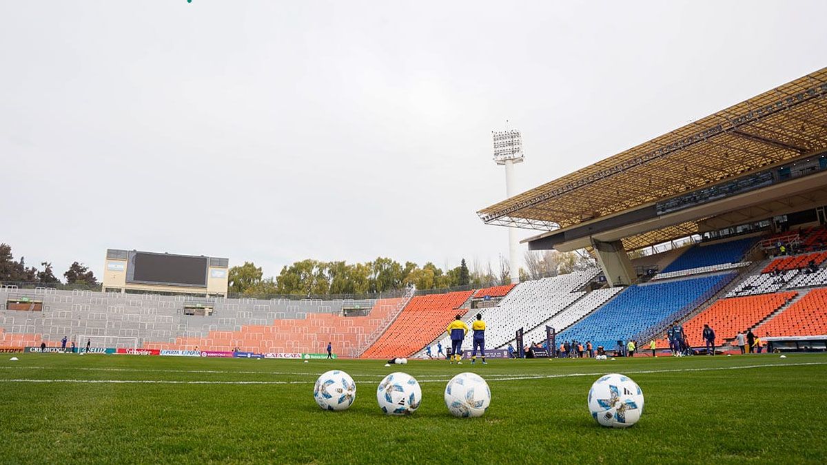Godoy Cruz tuvo que jugar sin público por culpa de unos pocos,.