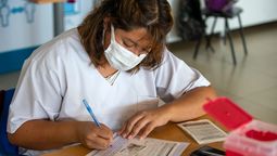 El ministerio de Salud dispuso que ya no habrá vacunación Covid y antigripal los días domingo.