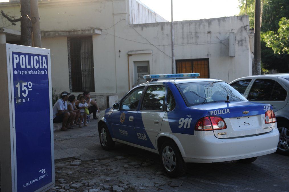 Robaron un auto y mientras escapaban atropellaron a una mujer en la zona sur