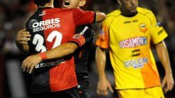 Newells festejó ante Crucero la primera victoria de local en el ciclo del Tolo Gallego