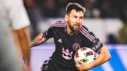 Messi lleva 20 años seguidos marcando goles como profesional