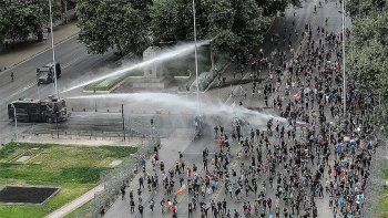 Nuevos incidentes durante una masiva manifestación en Chile