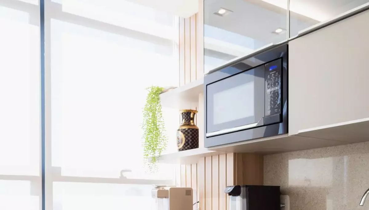 El microondas debe ser conectado en la pared de tu casa para evitar complicaciones El microondas debe ser conectado en la pared de tu casa para evitar complicaciones