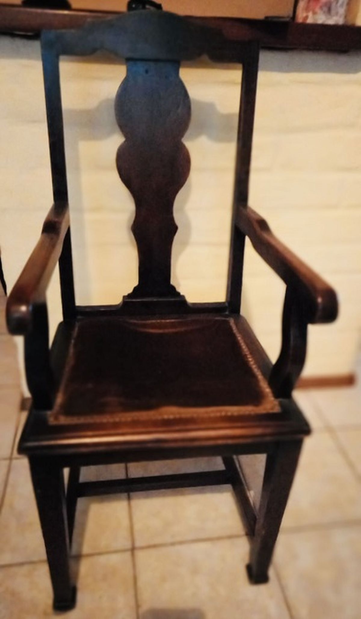 sillón donde conversaron Belgrano, Sarmiento y José de San Martín. sillón donde conversaron Belgrano, Sarmiento y José de San Martín.