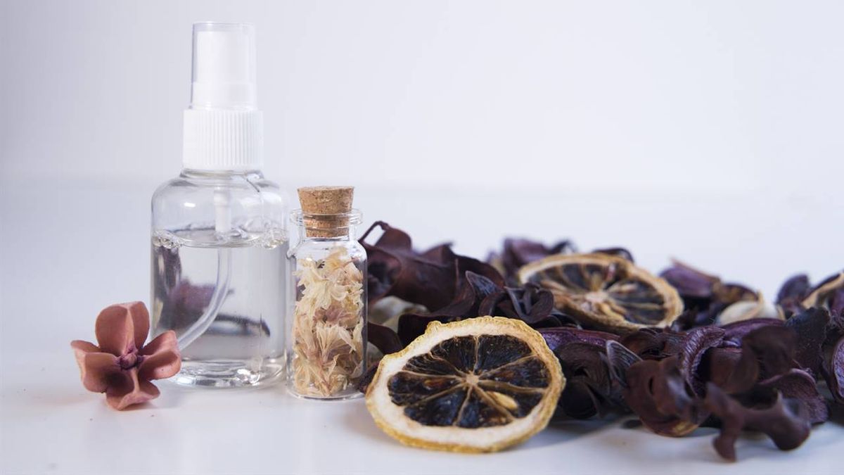 Prepara un ambientador casero. Imagen: Freepik