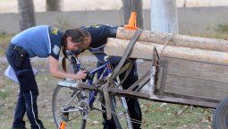 Ciclista malherido al ser impactado por un carro