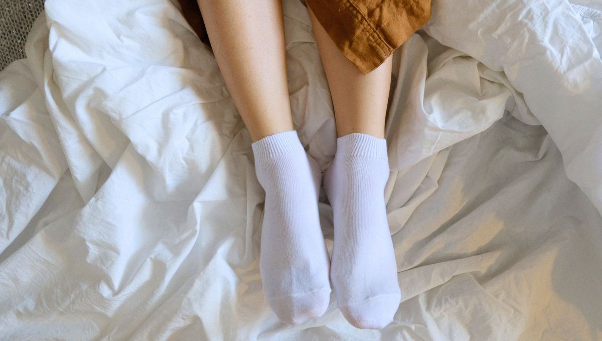 Con el tiempo y el desgaste constante de las medias, es común que pierdan su brillo y se vean sucias. Aunque con este truco está solucionado Con el tiempo y el desgaste constante de las medias, es común que pierdan su brillo y se vean sucias. Aunque con este truco está solucionado