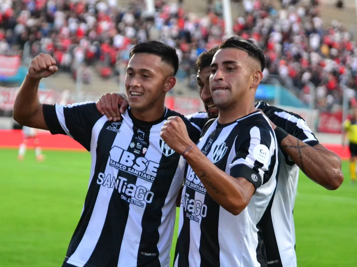 El paraguayo José Florentin anotó el segundo gol para que Central Córdoba dejara en el camino a Huracán y se metiera en su segunda final de la Copa Argentina.