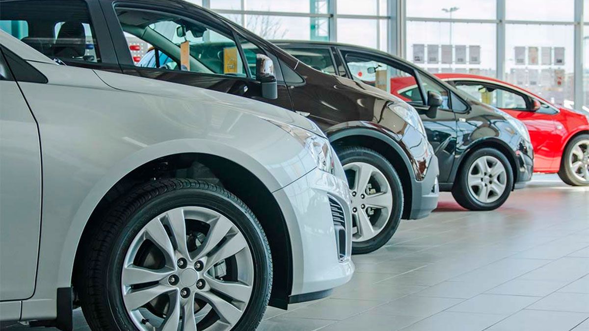 Los compradores de autos 0km que pagaban el impuesto celebran: algunos están hasta u$s 10 mil más baratos que en enero