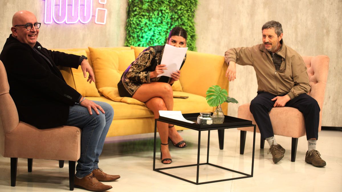 Lejos de la imagen de periodistas