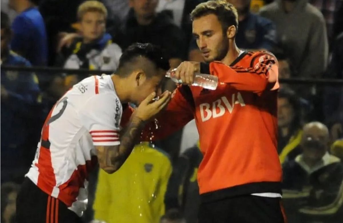 El impacto del gas pimienta dejó afectada a una buena parte de jugadores de River. El impacto del gas pimienta dejó afectada a una buena parte de jugadores de River.