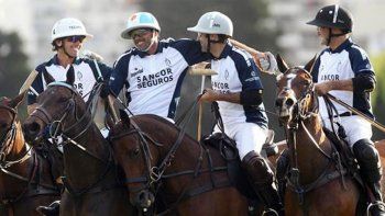 La Dolfina marca el ritmo en el Abierto Argentino de polo
