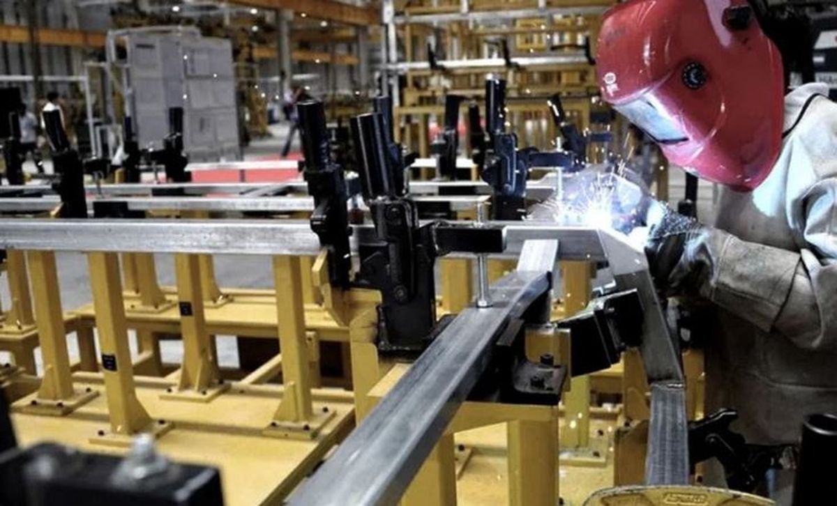 Las industrias emplazadas en torno de los aglomerados históricos son afectadas por el modelo de apertura y los altos costos que dificultan la competencia frente a los productos importados.