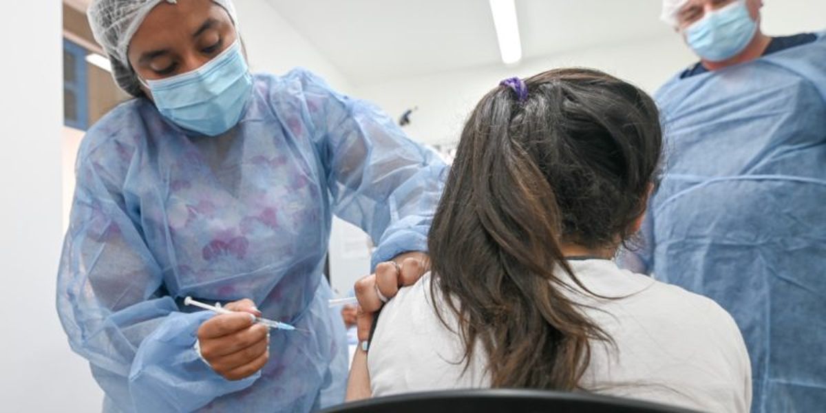 Coronavirus: la vacunación es clave para bajar los casos y la violencia de los síntomas.