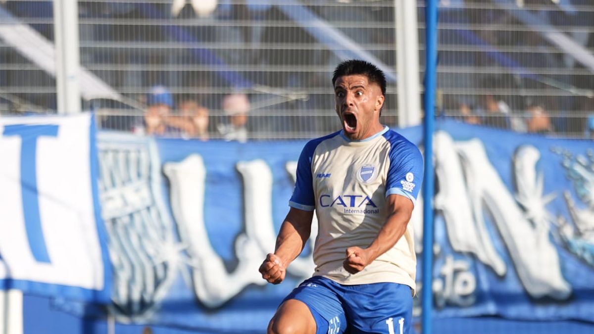 Ulariaga y su festejo alocado con el gol que marcó.