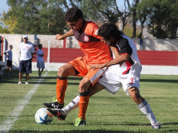 TDI: Pilares goleó a Colón y Real del Padre quedó como líder