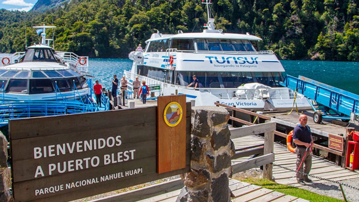 Patagonia argentina: Puerto Blest está rodeado de montañas con colores maravillosos que lo asemeja a paisajes noruegos Patagonia argentina: Puerto Blest está rodeado de montañas con colores maravillosos que lo asemeja a paisajes noruegos