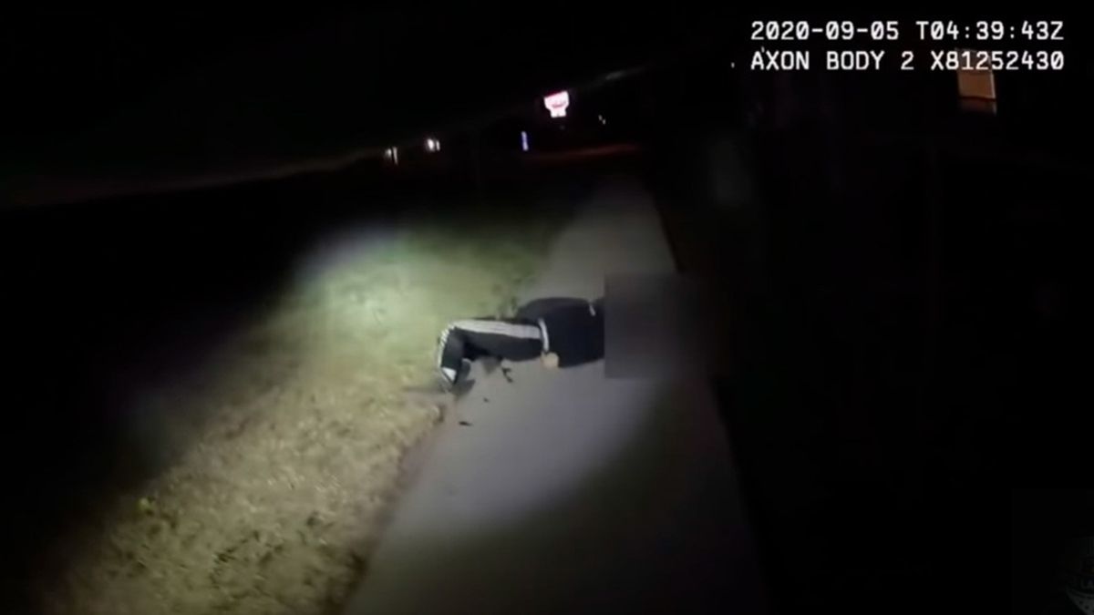 En Estados unidos publicaron videos de un policía que le disparó a un niño con Asperger.