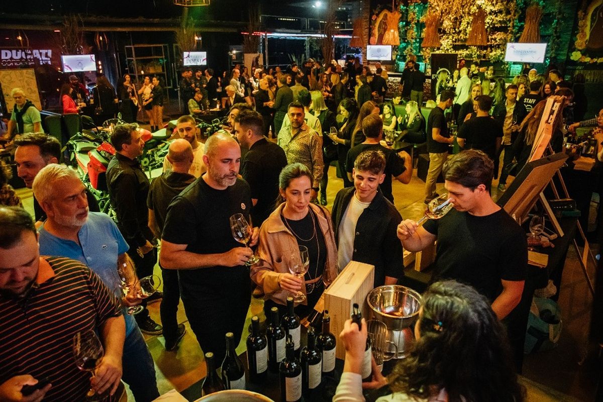 La feria más prestigiosa de la región vuelve con su 9ª edición. La feria más prestigiosa de la región vuelve con su 9ª edición.