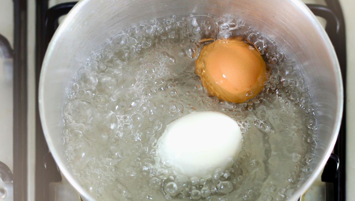 ¿Qué pasa si hiervo los huevos duros con un chorro de vinagre?