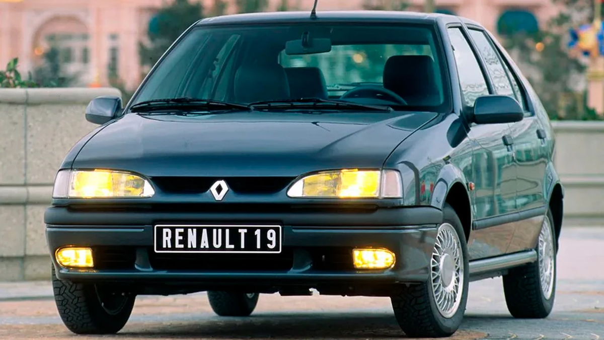 El Renault 19 es uno de los autos más famosos en Argentina. El Renault 19 es uno de los autos más famosos en Argentina.