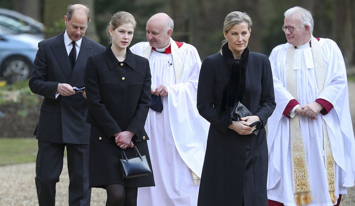 Los prícipes Andrés y Eduardo junto a sus respectivas esposas, asistieron a la misa en memoria del príncipe Felipe, fallecido el viernes&nbsp;