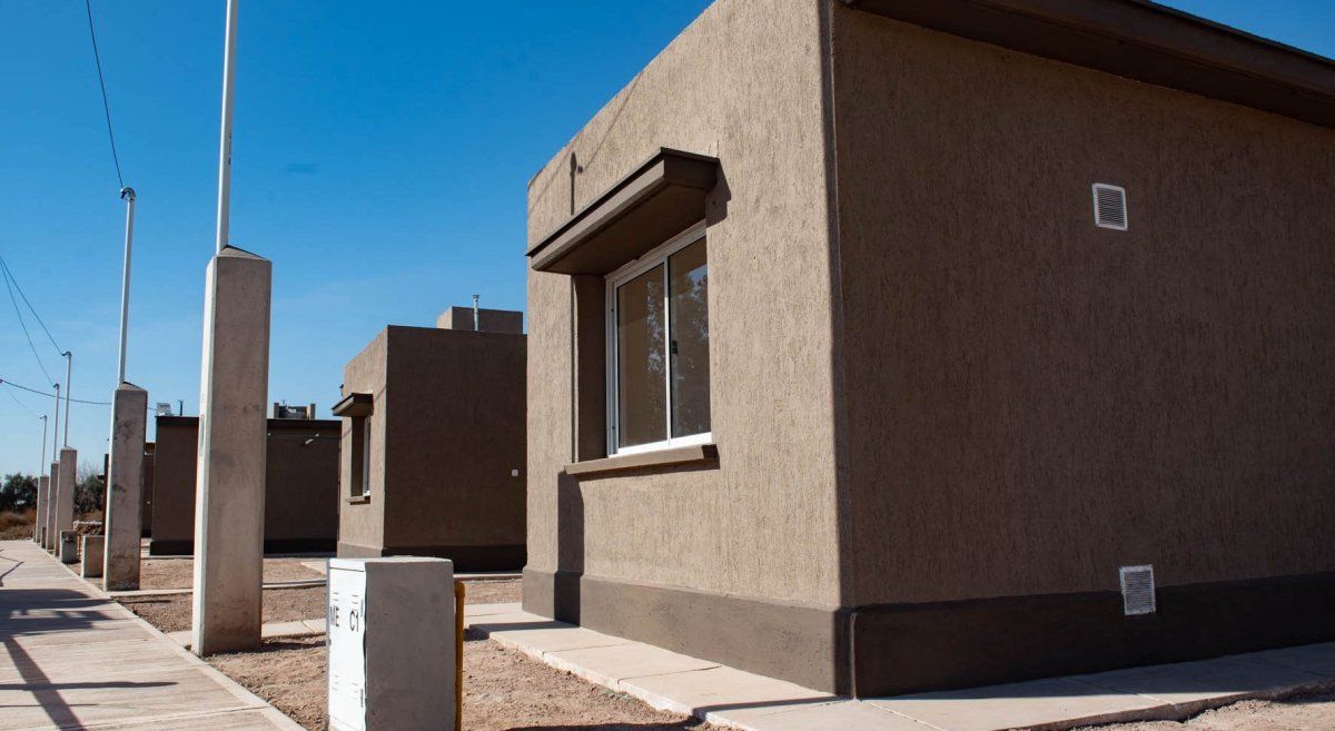 Casa propia: cuánto hay que ganar para inscribirse al plan de viviendas del IPV