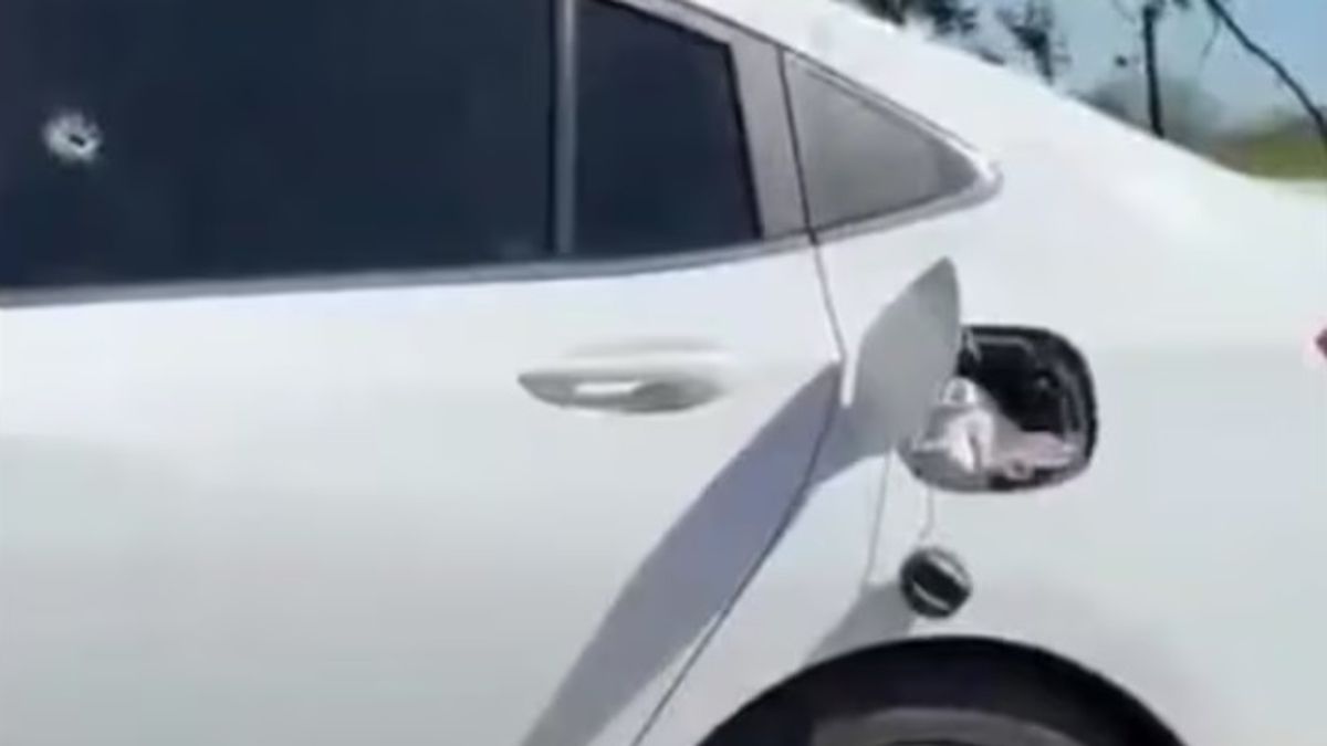 Fuentes de la investigación creen que el hombre intentó quemar el auto pero se arrepintió y se mató Fuentes de la investigación creen que el hombre intentó quemar el auto pero se arrepintió y se mató