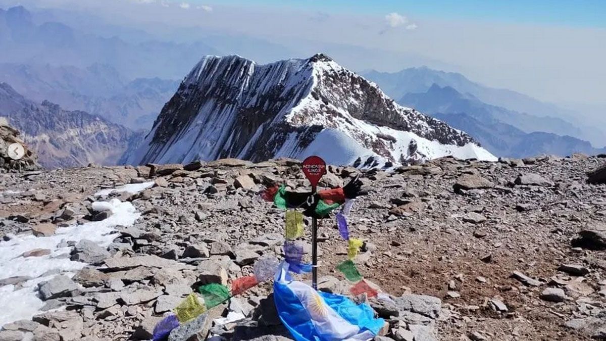 Cumbre del cerro Aconcagua a 6.962 metros de altura sobre el nivel del mar.