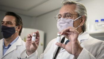 El Gobierno espera el ok de ANMAT para aplicar la vacuna rusa en mayores de 60